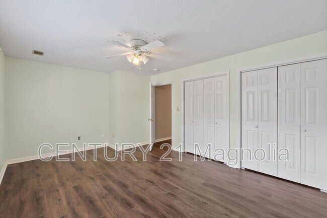 Building Photo - 928 Hunting Horn Wy