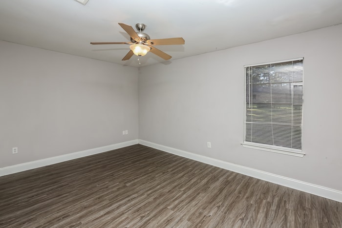 Building Photo - 218 Shenandoah Rd N