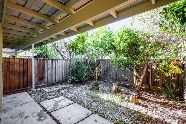 Building Photo - 436 Sierra Vista Ave