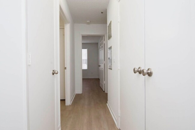 Building Photo - Two Bedroom Apartment