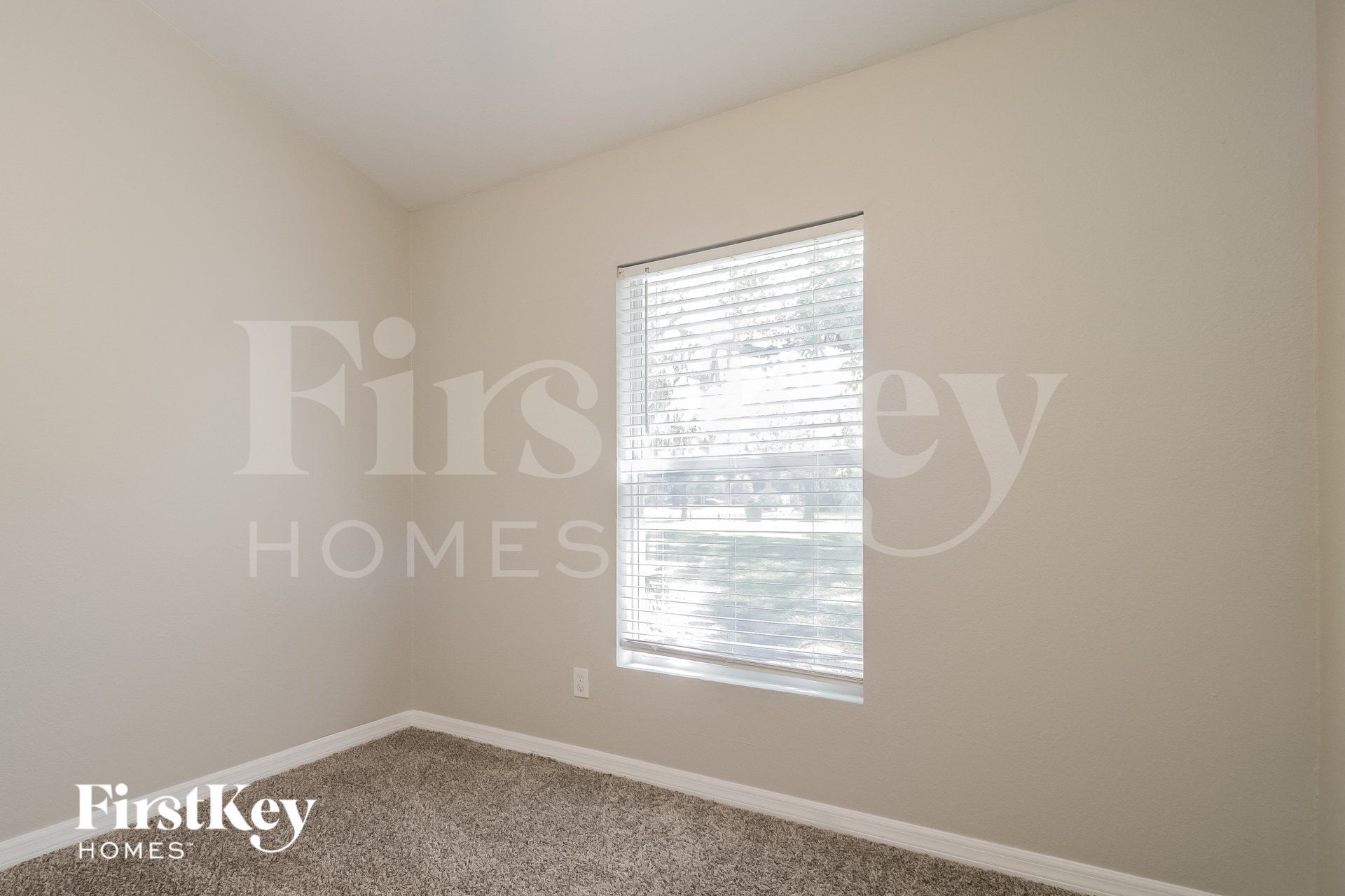 Building Photo - 148 N Ridgewood Ave