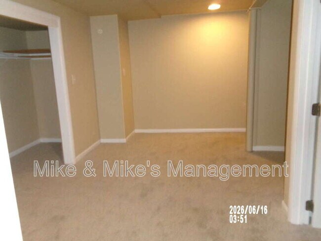 Building Photo - 18620 Midland Pl