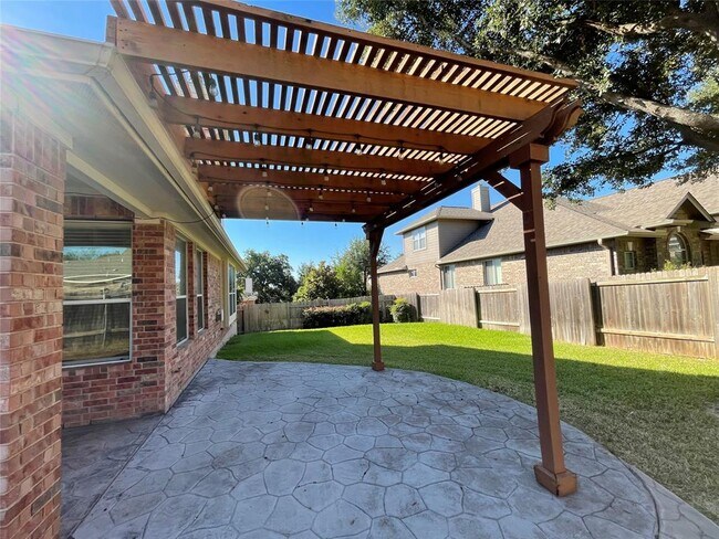 Building Photo - 15801 Belfin Dr