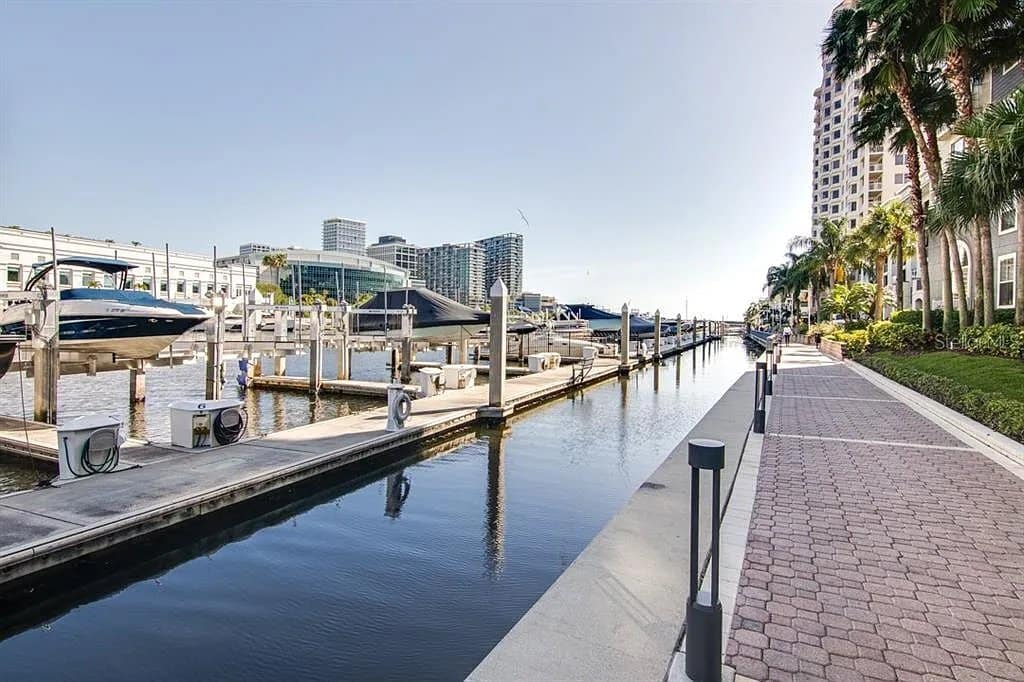 Building Photo - 700 S Harbour Island Blvd