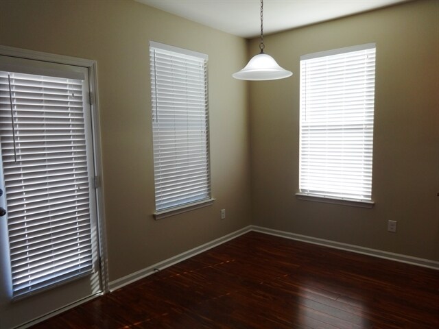Building Photo - 179 Meadow Wood Rd