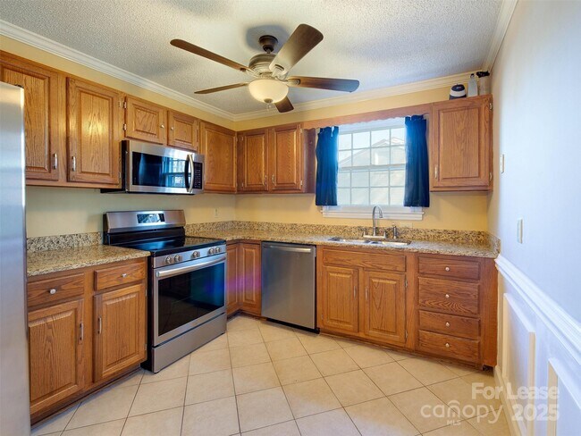 Building Photo - 4917 White Oak Rd