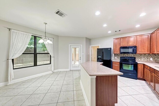 Building Photo - 500 Tyree Rd