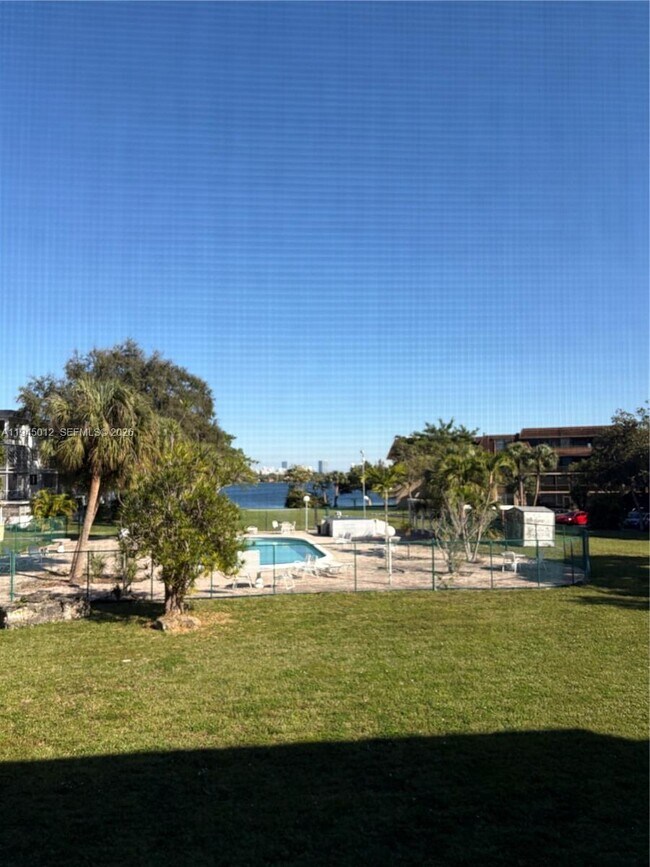 Building Photo - 441 NE 195th St