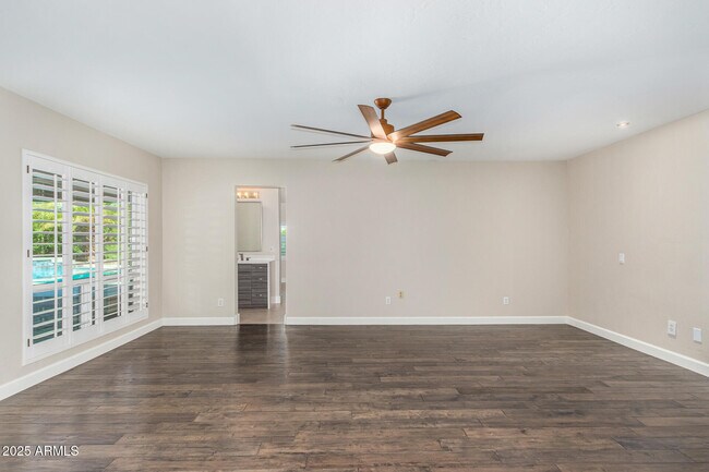 Building Photo - 12641 N 70th Pl
