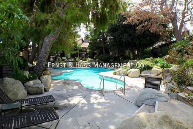 Building Photo - 3667 Country Club Dr