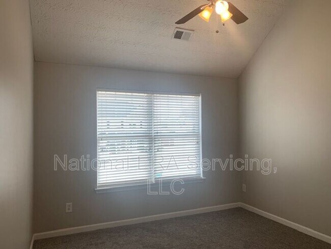 Building Photo - 246 Millstone Dr