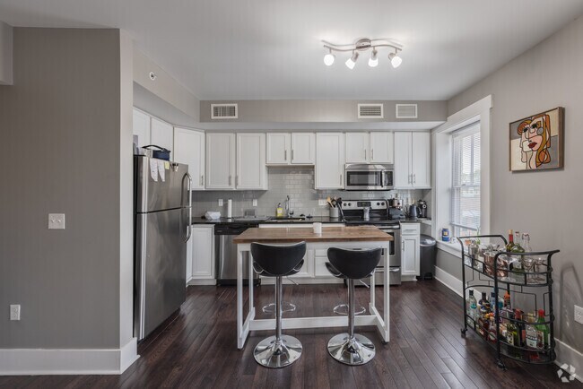 2BR, 1BA, Kitchen - Devenir District- 711 W Alexandrine