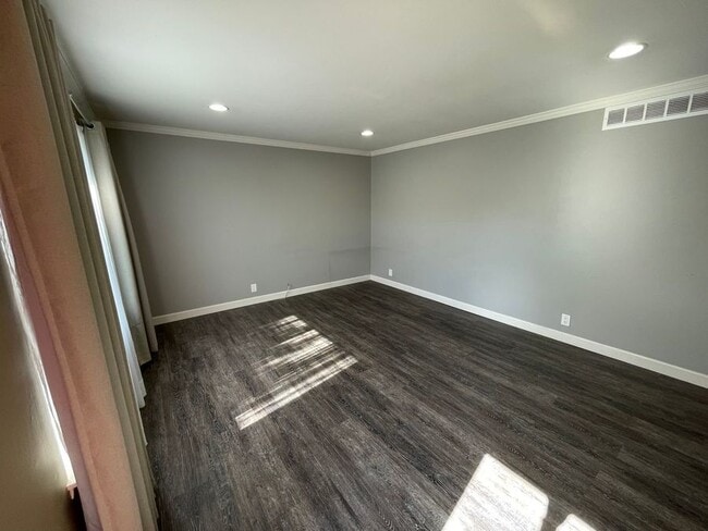 Building Photo - 4057 Bramford-
