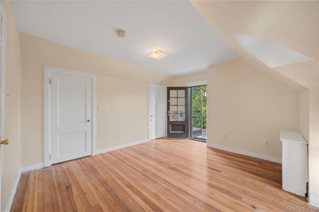 Building Photo - 176 Colonial Pkwy