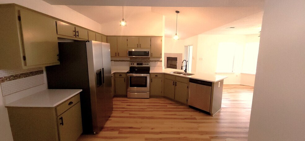 Building Photo - 8625 Laredo St