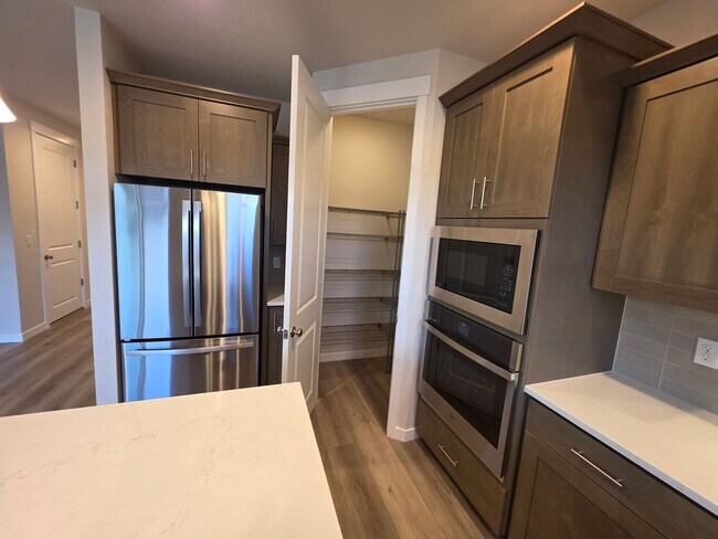 Building Photo - BRAND NEW!! 5-Bedroom Scouters Mountain Home!