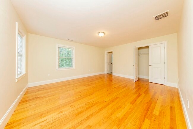 Building Photo - 33 Liberty Ave