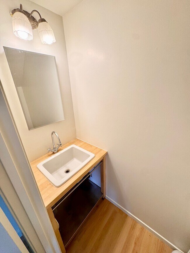 Building Photo - 7958 Mission Center Ct