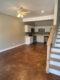 Building Photo - 313 Broad St