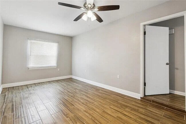 Building Photo - 1807 W Homestead Dr