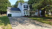 Building Photo - 3 Bedroom, 2 Car Garage in Ridgewood