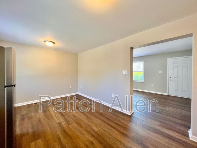 Building Photo - 1754 Meadowbrook Terrace