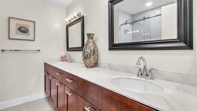 Building Photo - 4292 Deste Ct