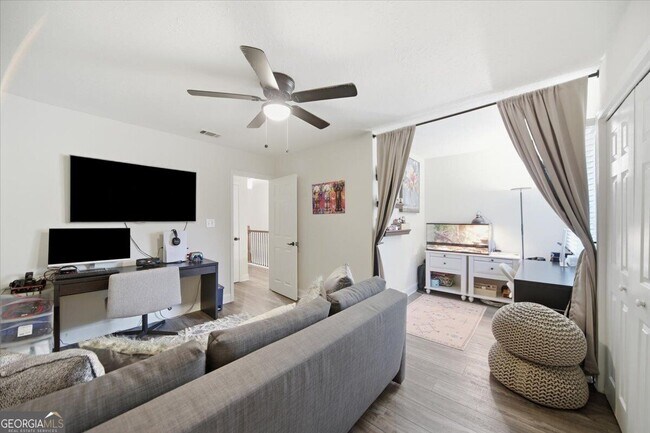 Building Photo - 220 Yuba Walk
