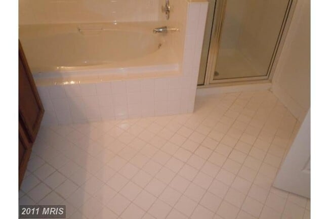 Building Photo - 3 Bedroom Condo Located In The Kentlands