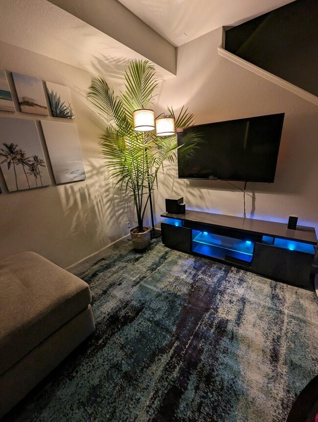 Building Photo - 23613 E 5th Dr