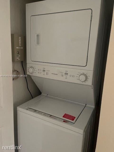Building Photo - 3 br, 2 bath House - 1485 NE 33rd Rd # 106-1