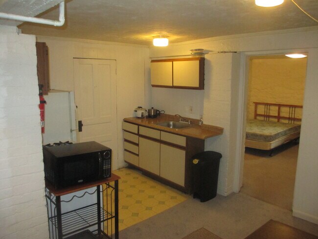 Building Photo - 5601 Wilkins Ave