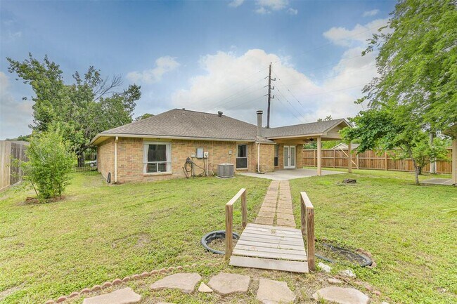 Building Photo - 8131 Split Oak Dr