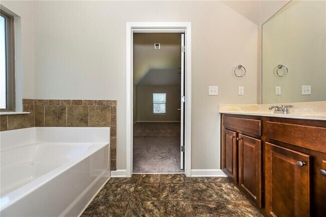 Building Photo - 9865 Musket Ridge Cir