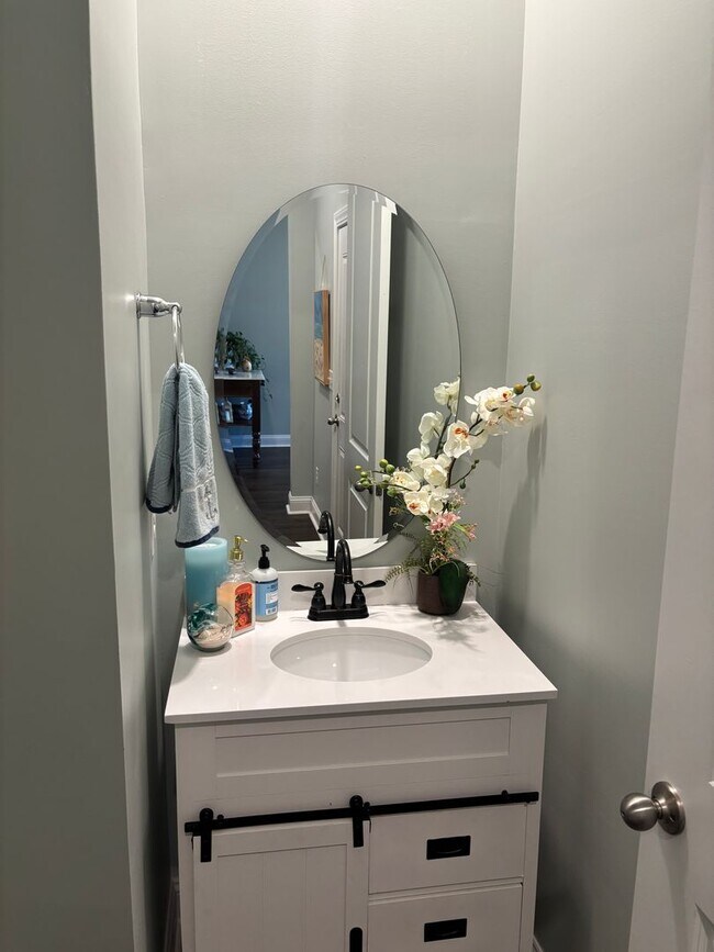 Building Photo - Spacious 4BR Townhome in Mount Pleasant | 2-Car Garage | Built 2020 | 2200 Sq Ft