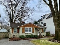 Building Photo - 2909 Manor Rd