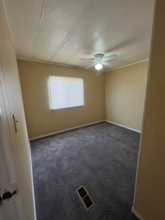 Building Photo - ***3 BEDROOM/2 BATHROOM IN DEWEY***