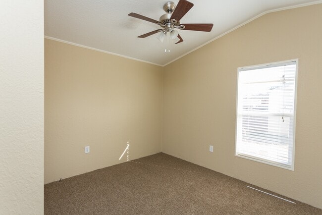 Building Photo - 15716 Country Way