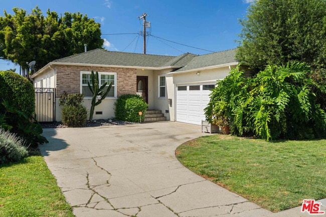 Building Photo - 5227 Etheldo Ave