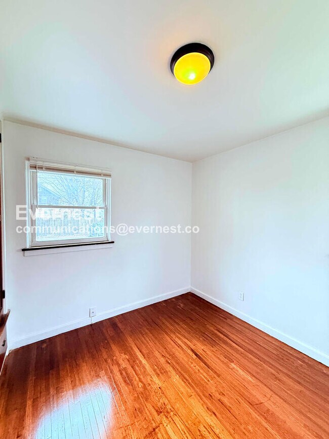 Building Photo - 3812 Drexel Dr