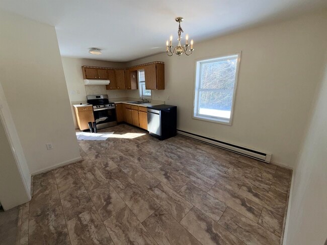 Building Photo - 98 Ledge Hill Rd