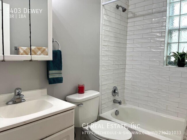 Building Photo - 5403 Dewey-