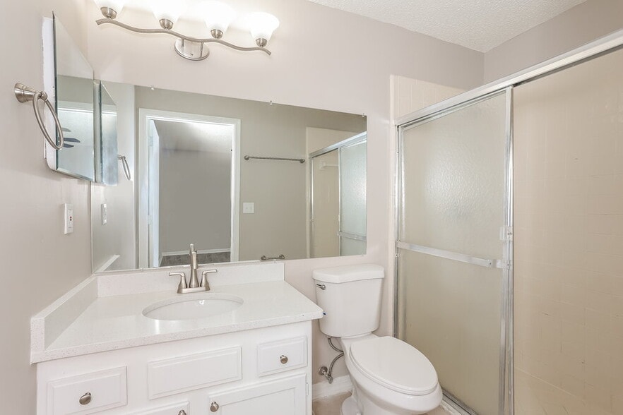 Building Photo - 3014 Caroline Crest Dr E