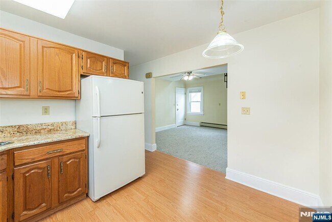 Building Photo - 807 Fern St