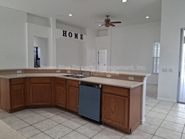 Building Photo - 10214 Evergreen Hill Dr