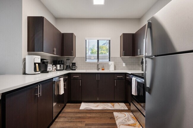 Building Photo - 15 W Villa Rita Dr