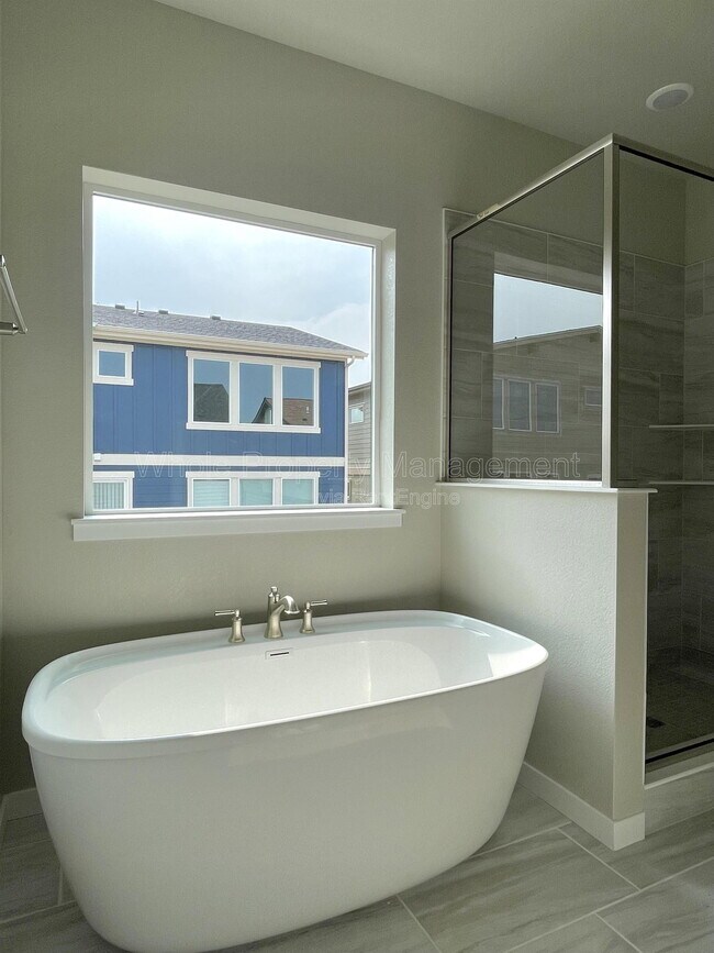 Building Photo - 361 Fox Ln