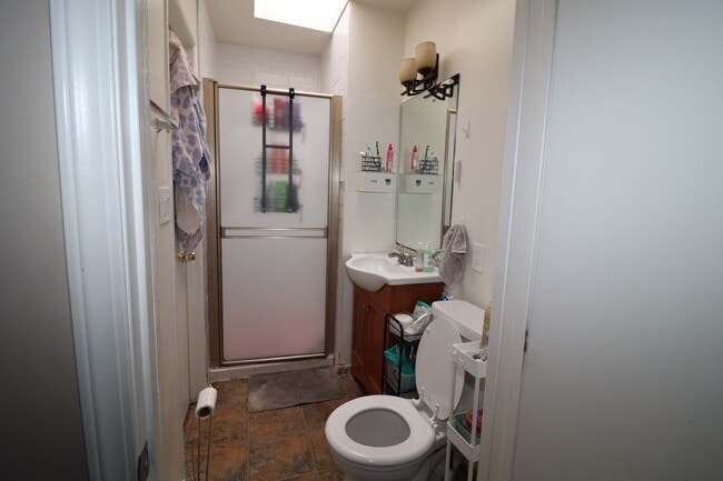 Building Photo - 1054 N Grand St