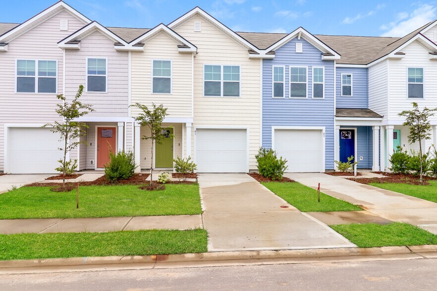 Building Photo - 41 Striker Rd