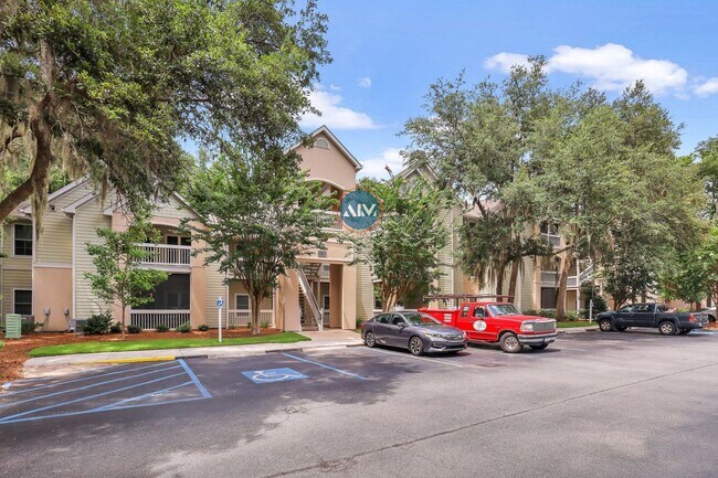 Building Photo - Live the Lowcountry Lifestyle in Comfort a...